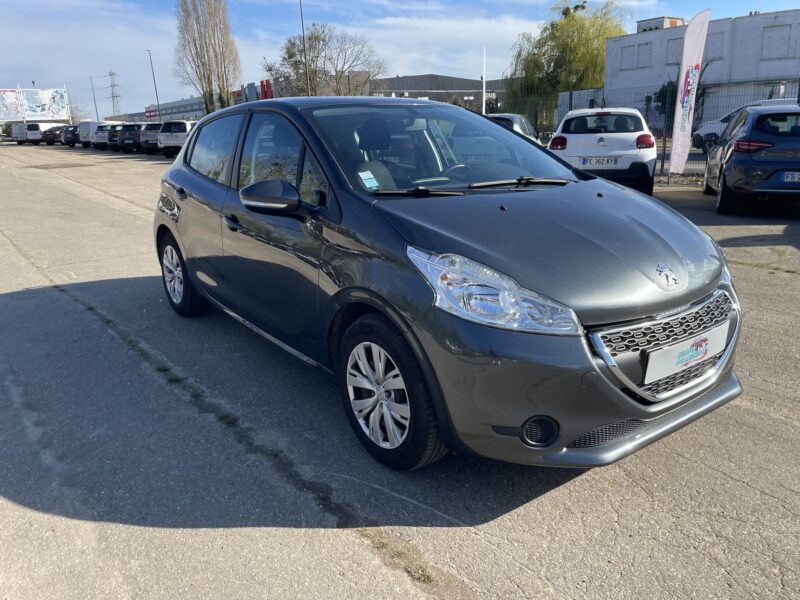 <h1>PEUGEOT 208 2014</h1> » />
                                    </div>
                                                                    <div class=