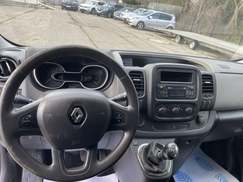 <h1>RENAULT TRAFIC 2015</h1>