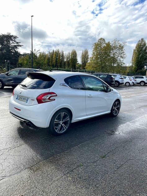 <h1>PEUGEOT 208 I 2013</h1>