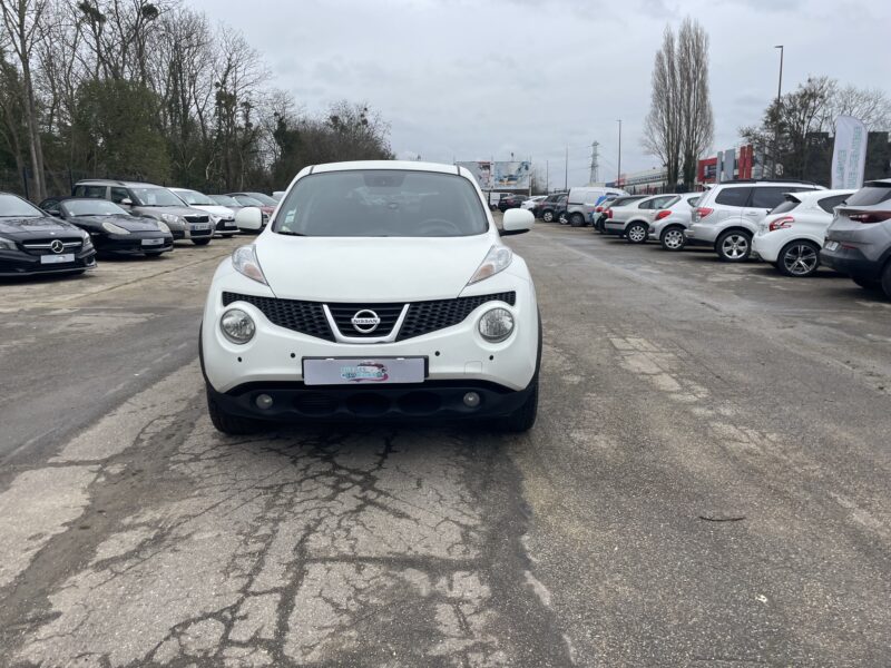 <h1>NISSAN JUKE 2011</h1>