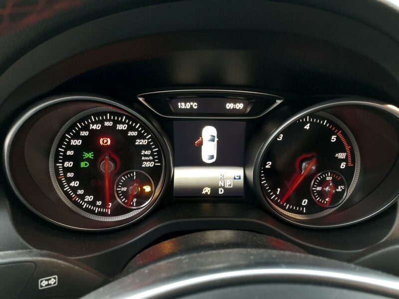 <h1>MERCEDES CLA - PHASE 2 - 200 - 2.1 CDi - 16V - 7G-DCT BVA - FASCINATION</h1>