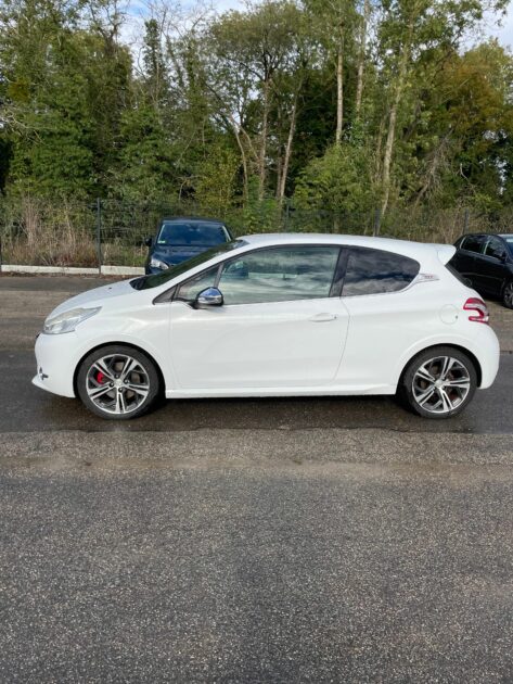 <h1>PEUGEOT 208 I 2013</h1>