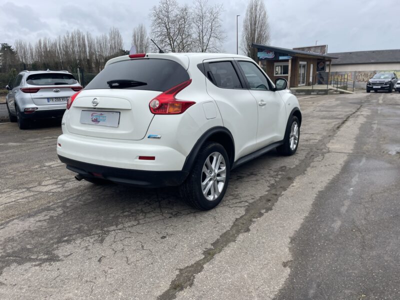 <h1>NISSAN JUKE 2011</h1>