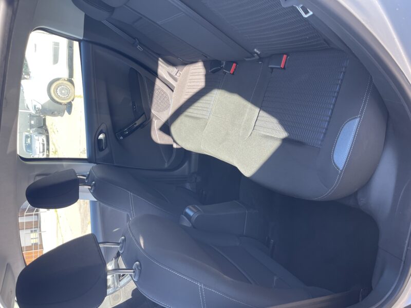 <h1>PEUGEOT 208 1.6 EHDI 92CH BLUE LION BUSINESS PACK</h1>
