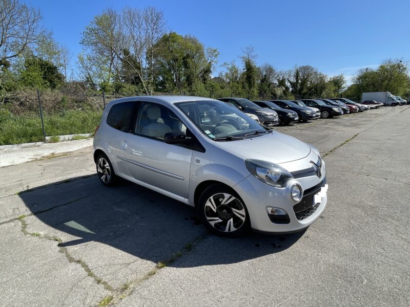 <h1>RENAULT TWINGO 2012</h1>