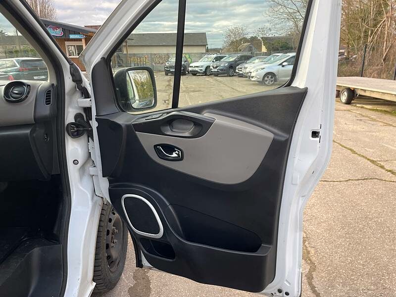 <h1>RENAULT TRAFIC  3 </h1>