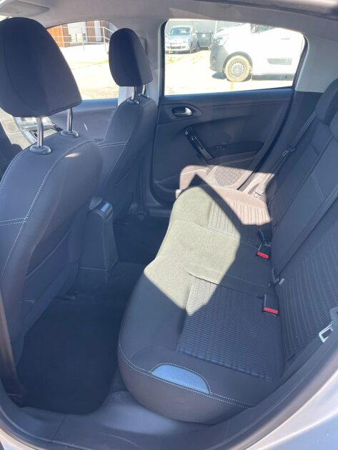 <h1>PEUGEOT 208 1.6 EHDI 92CH BLUE LION BUSINESS PACK</h1>