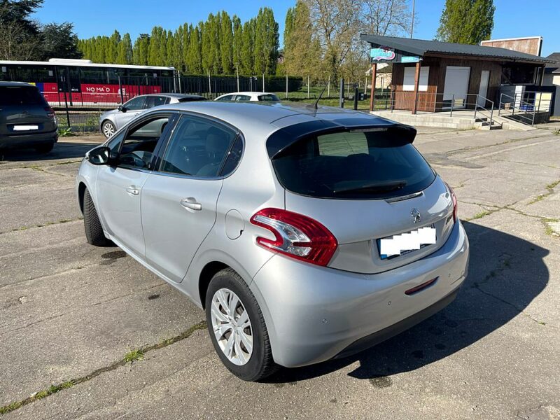 <h1>PEUGEOT 208 1.6 EHDI 92CH BLUE LION BUSINESS PACK</h1>
