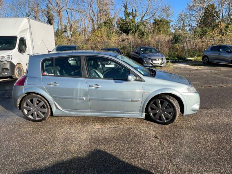 <h1>RENAULT MEGANE 2.0I - 16V TURBO RS 2005 225ch</h1>