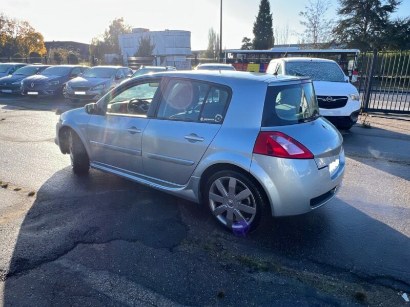 <h1>RENAULT MEGANE 2.0I - 16V TURBO RS 2005 225ch</h1>