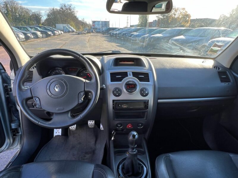 <h1>RENAULT MEGANE 2.0I - 16V TURBO RS 2005 225ch</h1>